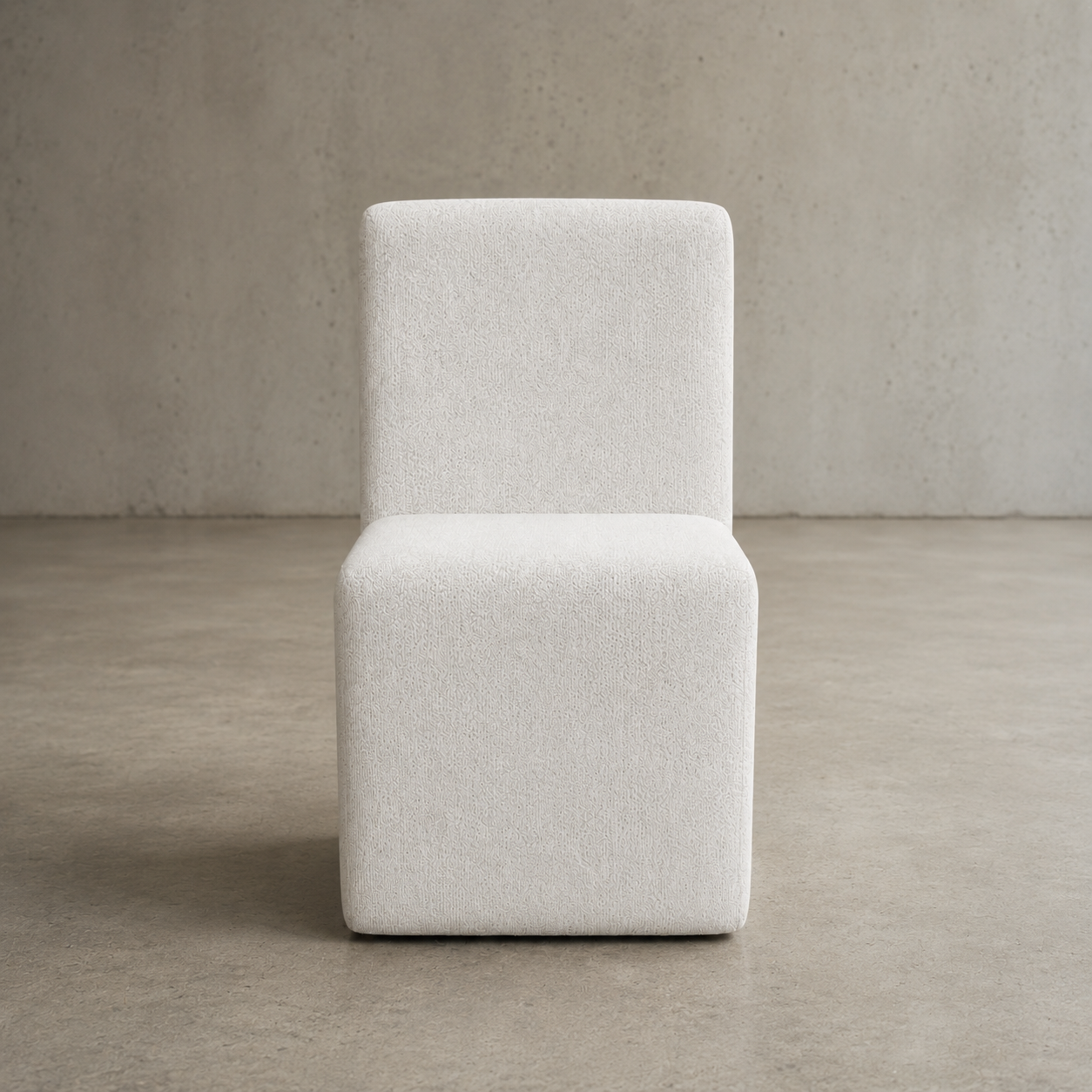 Cadeira Cabe estofada de design minimalista produzida em Portugal pela VILLA Interiores