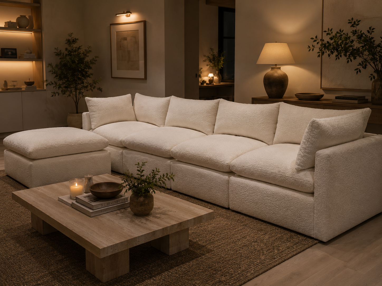 Sofá Modular Elliot em tecido bege, com chaise longue e design contemporâneo, produzido em Portugal pela VILLA Interiores.