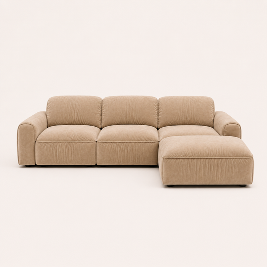 Sofá Salvador modular com chaise longue em tecido bege claro da VILLA Interiores